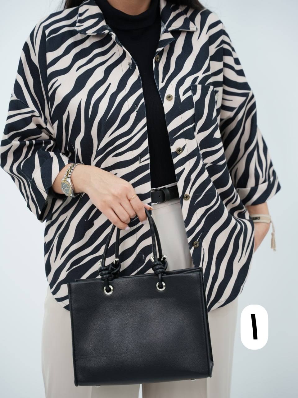 شومیز طرحدار تک جیب آذین کد 6604