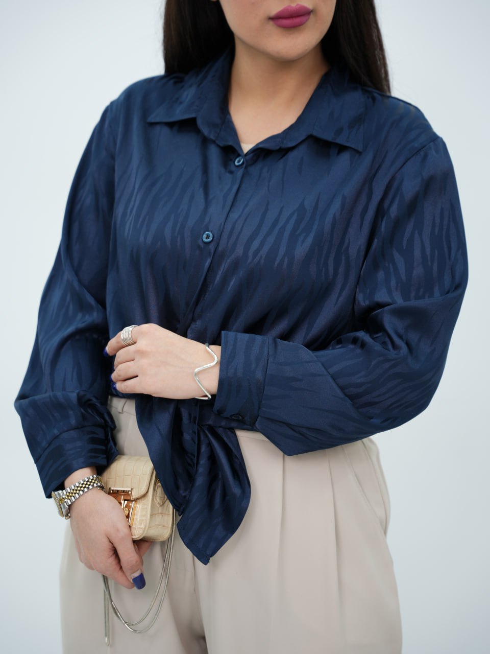 شومیز ساتن طرحدار آواز کد6885