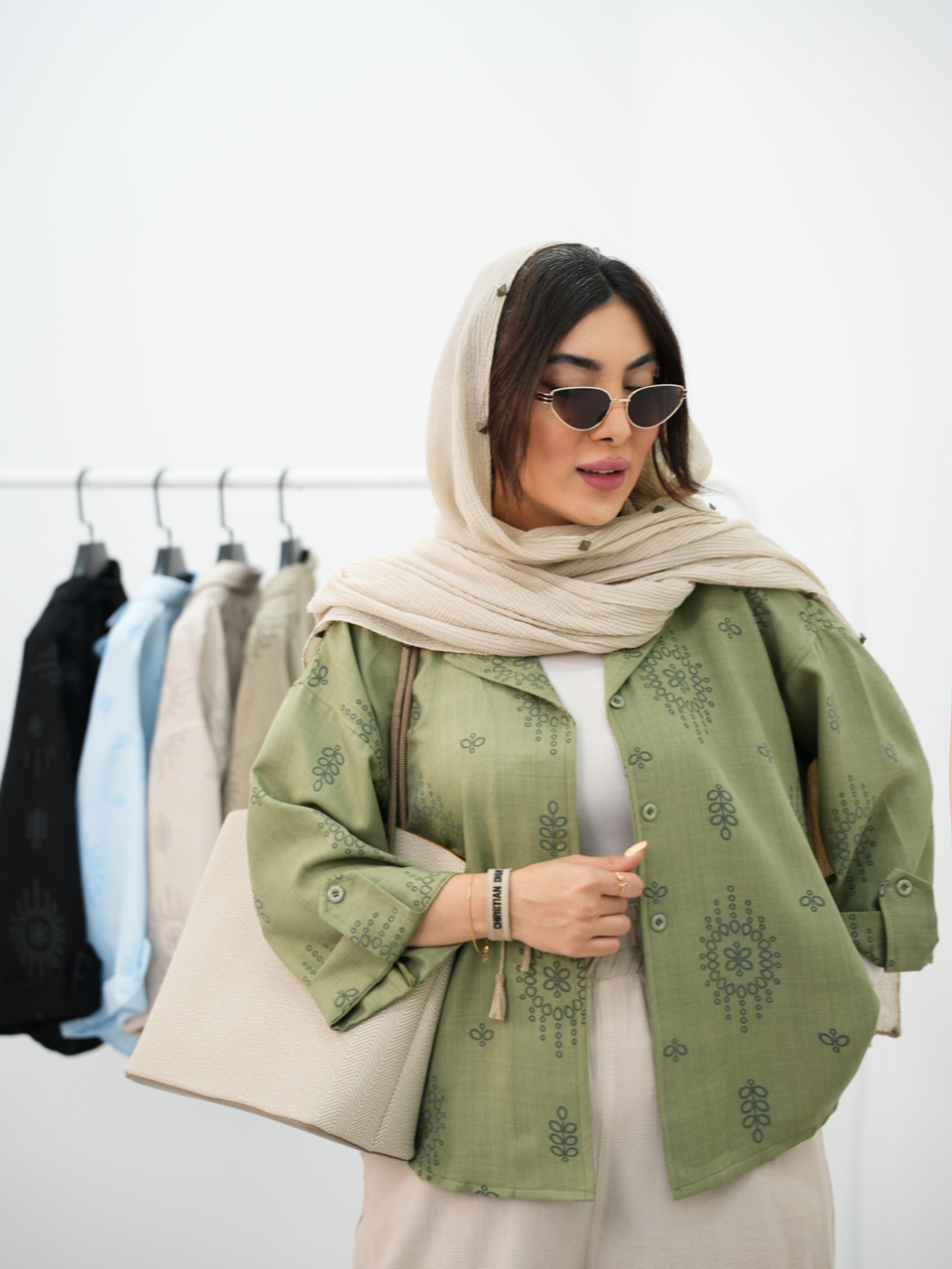 شومیز یقه دار گلدوزی سارا کد7311