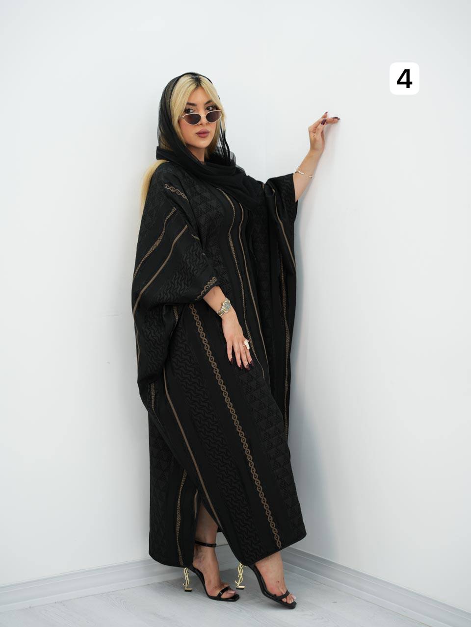 عبایی پانچ طرحدار ساتین کد7543